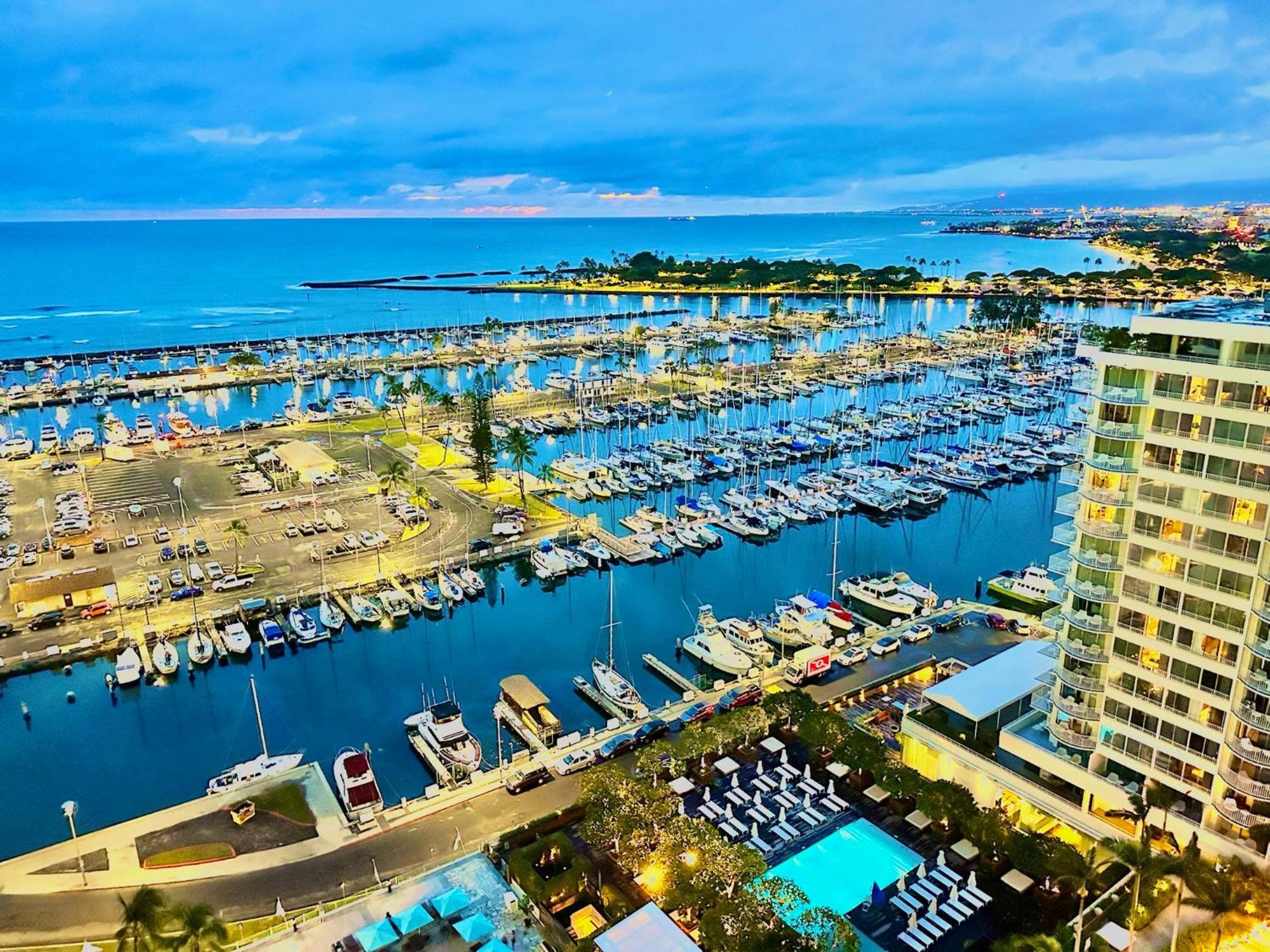 Waikiki Beach Experience! Luxury Oceanview Suite! Honolulu Exterior photo